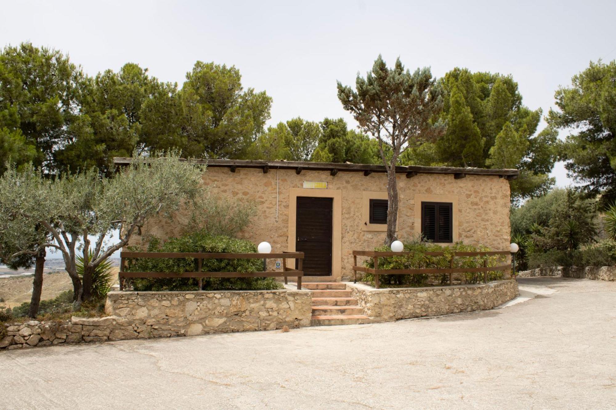 Agriturismo Bellajo - Ville Rustiche Con Piscina Agrigento Kültér fotó